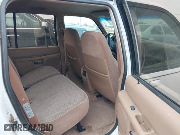 ✅ 1996 Ford Explorer XL • VIN: 1FMDU32X5TZB79567 • Lot: 43896223. Listed on IAAI with 116,604 mi. Free auction sales archive from the USA and detailed vehicle history report at DreamBid. Image 8.