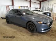 ✅ 2025 Mazda 3 S Carbon Edition • VIN: JM1BPBCM2S1785777 • Lot: 71886765. Wystawiony na Copart z przebiegiem 5 657 mil. Bezpłatny archiwum sprzedaży aukcyjnych z USA i szczegółowy raport historii pojazdu na DreamBid. Zdjęcie 4.