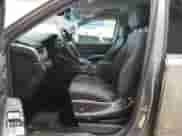 2018 Chevrolet Suburban LS z VIN 1GNSKGKC8JR396475, wystawiony jako Copart lot #75859654 z przebiegiem 67 080 mil mil oraz Szkoda całkowita • Salvage title. Historia ofert i sprzedaży dostępna na DreamBid. Obrazek 7.