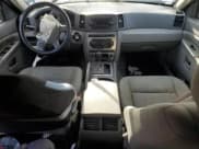 ✅ 2006 Jeep Grand Cherokee Laredo • VIN: 1J4GR48K86C207531 • Lot: 84805335. Wystawiony na Copart z przebiegiem 260 923 mil. Bezpłatny archiwum sprzedaży aukcyjnych z USA i szczegółowy raport historii pojazdu na DreamBid. Zdjęcie 8.