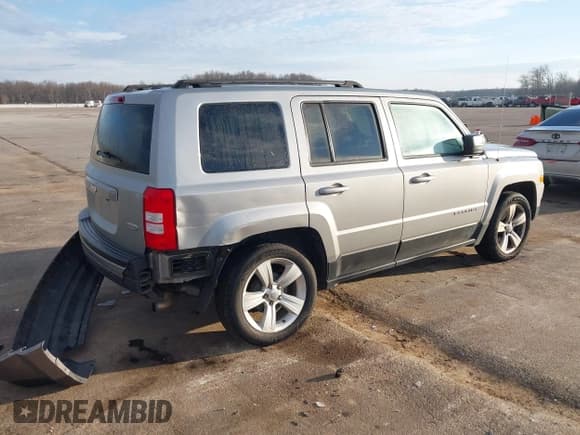 ✅ 2015 Jeep Patriot Latitude • VIN: 1C4NJPFAXFD149139 • Lot: 41637228. Listed on IAAI with 139,137 mi. Free auction sales archive from the USA and detailed vehicle history report at DreamBid. Image 4.