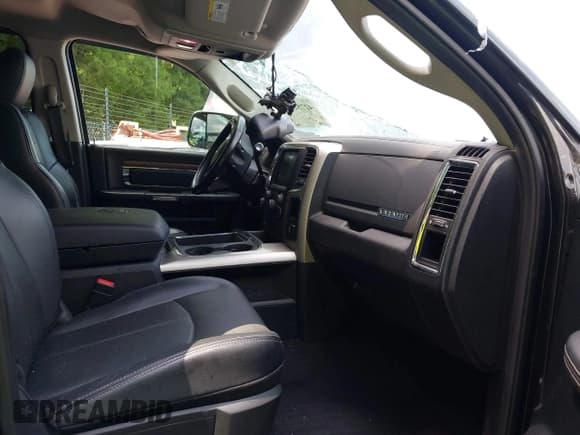 ✅ 2018 Ram 2500 Laramie • VIN: 3C6UR5NL4JG290867 • Lot: 42752033. Wystawiony na IAAI z przebiegiem 121 741 mil. Bezpłatny archiwum sprzedaży aukcyjnych z USA i szczegółowy raport historii pojazdu na DreamBid. Zdjęcie 5.