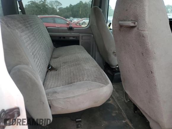 ✅ 2000 Ford Econoline Passenger XL • VIN: 1FBSS31L5YHB52306 • Lot: 80533015. Listed on Copart with 268,384 mi. Free auction sales archive from the USA and detailed vehicle history report at DreamBid. Image 11.