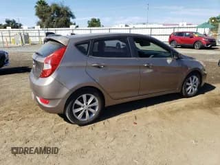 ✅ 2012 Hyundai Accent SE • VIN: KMHCU5AE3CU017666 • Лот: 75546844. Опубликован ранее на Copart с пробегом 139 039 миль. Бесплатный доступ к архиву аукционных продаж из США и подробный отчёт об истории автомобиля на DreamBid. Изображение 3.
