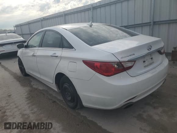✅ 2012 Hyundai Sonata SE • VIN: 5NPEC4AC9CH366012 • Lot: 82421325. Listed on Copart with 218,098 mi. Free auction sales archive from the USA and detailed vehicle history report at DreamBid. Image 2.