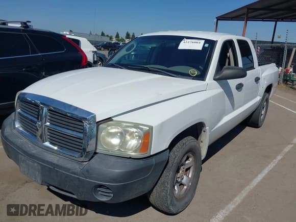 ✅ 2005 Dodge Dakota ST • VIN: 1D7HE28N45S218668 • Lot: 42276061. Wystawiony na IAAI z przebiegiem 141 724 mil. Bezpłatny archiwum sprzedaży aukcyjnych z USA i szczegółowy raport historii pojazdu na DreamBid. Zdjęcie 2.