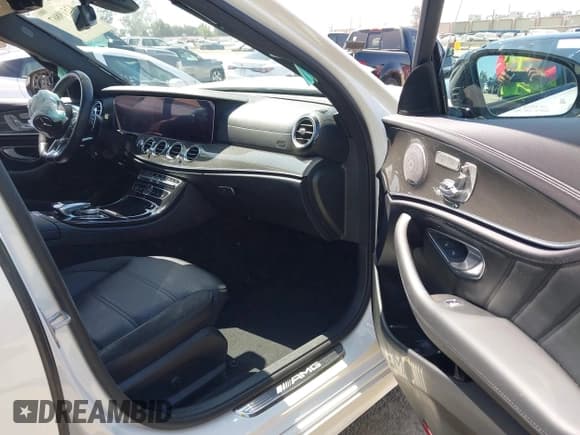 ✅ 2019 Mercedes-Benz E 53 AMG • VIN: WDDZF6BBXKA493065 • Lot: 42519867. Listed on IAAI with 53,105 mi. Free auction sales archive from the USA and detailed vehicle history report at DreamBid. Image 5.