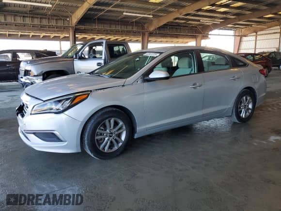 2017 Hyundai Sonata SE with VIN 5NPE24AF0HH508476, listed as a Copart auction lot 82561225 with 114,166 mi miles and Salvage title. Bid and sale history available at DreamBid. Image 1.