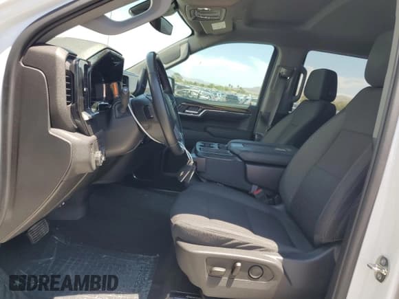 ✅ 2024 Chevrolet Silverado 1500 • VIN: 1GCPADE84RZ155161 • Лот: 59399115. Опубликован ранее на Copart с пробегом 53 105 миль. Бесплатный доступ к архиву аукционных продаж из США и подробный отчёт об истории автомобиля на DreamBid. Изображение 7.