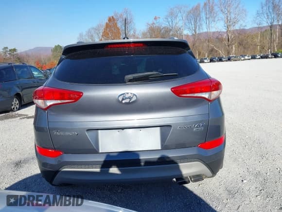 ✅ 2017 Hyundai Tucson Sport • VIN: KM8J3CA20HU429359 • Lot: 43643292. Wystawiony na IAAI z przebiegiem 125 049 mil. Bezpłatny archiwum sprzedaży aukcyjnych z USA i szczegółowy raport historii pojazdu na DreamBid. Zdjęcie 16.