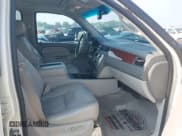 ✅ 2010 GMC Yukon SLT • VIN: 1GKUKCE02AR282018 • Lot: 42873586. Listed on IAAI with 200,205 mi. Free auction sales archive from the USA and detailed vehicle history report at DreamBid. Image 5.