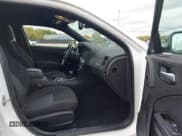 ✅ 2019 Dodge Charger SXT • VIN: 2C3CDXJG5KH706860 • Lot: 43427646. Wystawiony na IAAI z przebiegiem 46 133 mil. Bezpłatny archiwum sprzedaży aukcyjnych z USA i szczegółowy raport historii pojazdu na DreamBid. Zdjęcie 5.