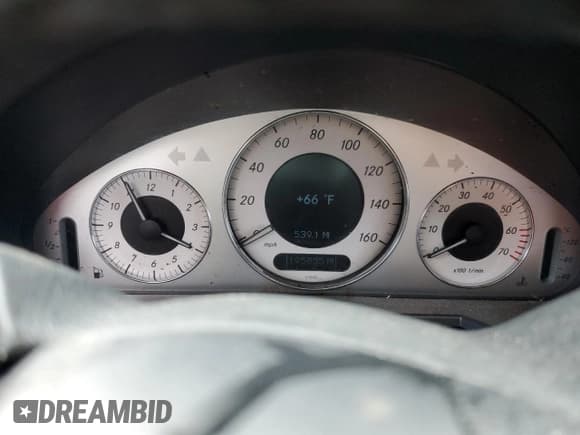 ✅ 2005 Mercedes-Benz E 500 • VIN: WDBUF83J85X167643 • Lot: 58671375. Listed on Copart with 195,835 mi. Free auction sales archive from the USA and detailed vehicle history report at DreamBid. Image 9.