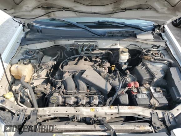 ✅ 2008 Mercury Mariner Premier • VIN: 4M2CU97158KJ13733 • Lot: 70914064. Wystawiony na Copart z przebiegiem 189 301 mil. Bezpłatny archiwum sprzedaży aukcyjnych z USA i szczegółowy raport historii pojazdu na DreamBid. Zdjęcie 12.