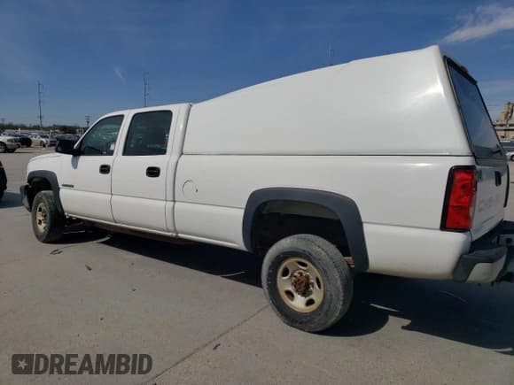 ✅ 2006 Chevrolet Silverado 2500HD Work Truck • VIN: 1GCHC23U56F170848 • Лот: 46299625. Опубликован ранее на Copart с пробегом 259 631 миль. Бесплатный доступ к архиву аукционных продаж из США и подробный отчёт об истории автомобиля на DreamBid. Изображение 2.