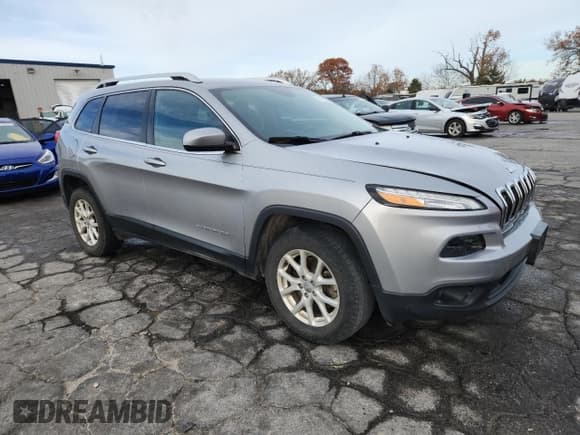 ✅ 2015 Jeep Cherokee Latitude • VIN: 1C4PJMCS9FW709421 • Lot: 91916975. Wystawiony na Copart z przebiegiem 175 304 mil. Bezpłatny archiwum sprzedaży aukcyjnych z USA i szczegółowy raport historii pojazdu na DreamBid. Zdjęcie 4.
