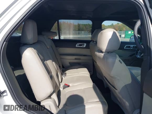 ✅ 2012 Ford Explorer XLT • VIN: 1FMHK7D8XCGA23427 • Lot: 43638444. Wystawiony na IAAI z przebiegiem 164 273 mil. Bezpłatny archiwum sprzedaży aukcyjnych z USA i szczegółowy raport historii pojazdu na DreamBid. Zdjęcie 8.