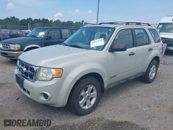 ✅ 2008 Ford Escape XLS • VIN: 1FMCU92Z98KB27360 • Lot: 42821934. Wystawiony na IAAI z przebiegiem 168 647 mil. Bezpłatny archiwum sprzedaży aukcyjnych z USA i szczegółowy raport historii pojazdu na DreamBid. Zdjęcie 2.