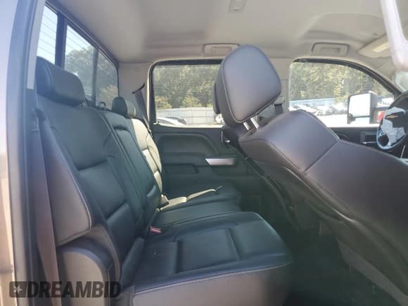 ✅ 2015 Chevrolet Silverado 3500HD LT • VIN: 1GC4KZC86FF575386 • Lot: 86880865. Wystawiony na Copart z przebiegiem 189 710 mil. Bezpłatny archiwum sprzedaży aukcyjnych z USA i szczegółowy raport historii pojazdu na DreamBid. Zdjęcie 10.