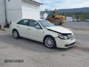 ✅ 2012 Lincoln MKZ • VIN: 3LNHL2GC2CR800014 • Lot: 43311353. Wystawiony na IAAI z przebiegiem 60 626 mil. Bezpłatny archiwum sprzedaży aukcyjnych z USA i szczegółowy raport historii pojazdu na DreamBid. Zdjęcie 1.