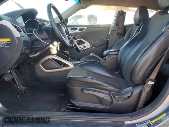 ✅ 2013 Hyundai Veloster w/Gray Int • VIN: KMHTC6AD4DU139437 • Lot: 81646224. Wystawiony na Copart z przebiegiem 95 186 mil. Bezpłatny archiwum sprzedaży aukcyjnych z USA i szczegółowy raport historii pojazdu na DreamBid. Zdjęcie 7.