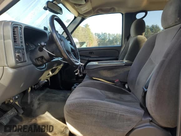 ✅ 2006 Chevrolet Silverado 2500HD LT1 • VIN: 1GCHK23D16F196835 • Lot: 42248305. Wystawiony na Copart z przebiegiem 309 447 mil. Bezpłatny archiwum sprzedaży aukcyjnych z USA i szczegółowy raport historii pojazdu na DreamBid. Zdjęcie 7.