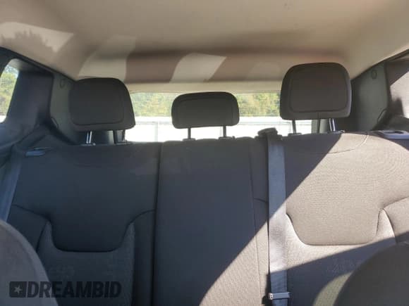 ✅ 2017 Jeep Renegade Sport • VIN: ZACCJAAH5HPG09515 • Lot: 82313915. Wystawiony na Copart z przebiegiem 212 332 mil. Bezpłatny archiwum sprzedaży aukcyjnych z USA i szczegółowy raport historii pojazdu na DreamBid. Zdjęcie 10.