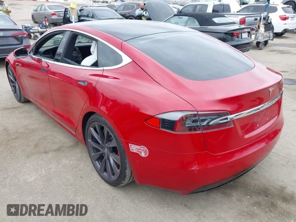 ✅ 2019 Tesla Model S 100D • VIN: 5YJSA1E46KF332066 • Lot: 42189828. Wystawiony na IAAI z przebiegiem 55 751 mil. Bezpłatny archiwum sprzedaży aukcyjnych z USA i szczegółowy raport historii pojazdu na DreamBid. Zdjęcie 3.