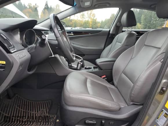 2013 Hyundai Sonata SE z VIN 5NPEC4AC6DH582644, wystawiony jako Copart lot #89517395 z przebiegiem 76 830 mil mil oraz Szkoda całkowita • Salvage title. Historia ofert i sprzedaży dostępna na DreamBid. Obrazek 7.