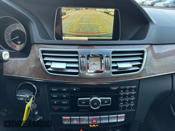 ✅ 2014 Mercedes-Benz E 350 Sport • VIN: WDDHF8JB8EA862826 • Lot: 93670605. Wystawiony na Copart z przebiegiem 184 275 mil. Bezpłatny archiwum sprzedaży aukcyjnych z USA i szczegółowy raport historii pojazdu na DreamBid. Zdjęcie 11.