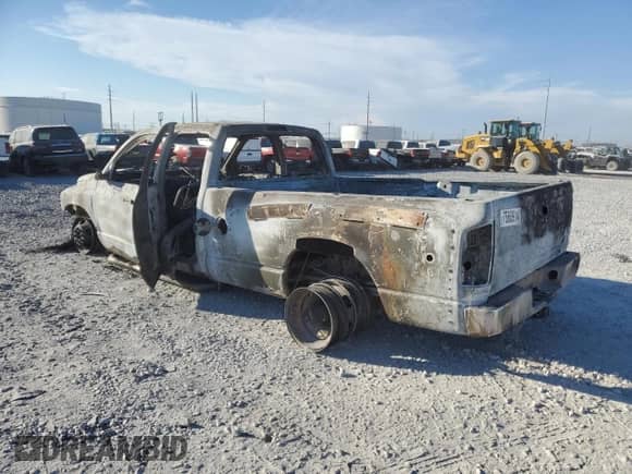 2005 Dodge 3500 SLT z VIN 3D7MR48C55G819222, wystawiony jako Copart lot #75863914 z przebiegiem Nie podano mil oraz Nie do naprawy • Non repairable. Historia ofert i sprzedaży dostępna na DreamBid. Obrazek 2.