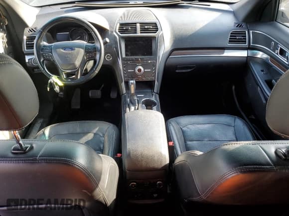 ✅ 2017 Ford Explorer Limited • VIN: 1FM5K8F87HGC39166 • Lot: 92393065. Wystawiony na Copart z przebiegiem 152 289 mil. Bezpłatny archiwum sprzedaży aukcyjnych z USA i szczegółowy raport historii pojazdu na DreamBid. Zdjęcie 8.