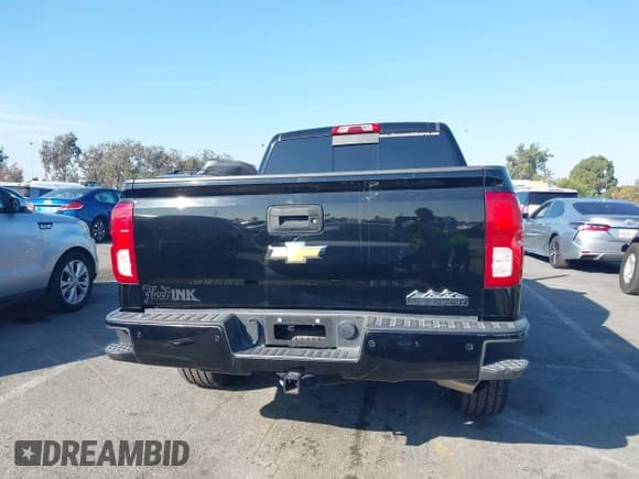 ✅ 2016 Chevrolet Silverado 1500 High Country • VIN: 3GCUKTEJ0GG133927 • Lot: 43484680. Wystawiony na IAAI z przebiegiem 101 374 mil. Bezpłatny archiwum sprzedaży aukcyjnych z USA i szczegółowy raport historii pojazdu na DreamBid. Zdjęcie 17.