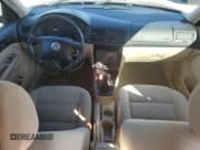 ✅ 1999 Volkswagen Golf • VIN: WVWGC31J0XW595485 • Lot: 90272995. Listed on Copart with 233,877 mi. Free auction sales archive from the USA and detailed vehicle history report at DreamBid. Image 8.