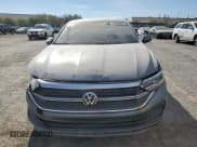 ✅ 2024 Volkswagen Jetta S • VIN: 3VW5M7BU2RM095946 • Lot: 91692045. Wystawiony na Copart z przebiegiem 24 013 mil. Bezpłatny archiwum sprzedaży aukcyjnych z USA i szczegółowy raport historii pojazdu na DreamBid. Zdjęcie 5.