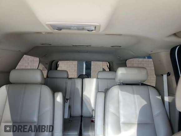 ✅ 2009 GMC Yukon XL SLT 4SB • VIN: 1GKFC36019R177535 • Lot: 51966425. Wystawiony na Copart z przebiegiem 143 066 mil. Bezpłatny archiwum sprzedaży aukcyjnych z USA i szczegółowy raport historii pojazdu na DreamBid. Zdjęcie 10.