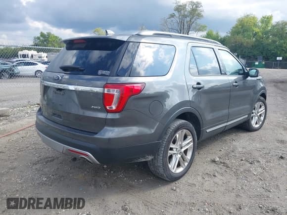 ✅ 2017 Ford Explorer XLT • VIN: 1FM5K8D80HGD02207 • Lot: 43297175. Wystawiony na IAAI z przebiegiem 106 244 mil. Bezpłatny archiwum sprzedaży aukcyjnych z USA i szczegółowy raport historii pojazdu na DreamBid. Zdjęcie 4.