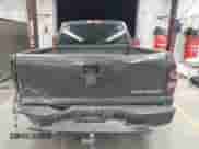 2004 Chevrolet Silverado 1500 Work Truck z VIN 1GCEC14X24Z263232, wystawiony jako IAAI lot #41720611 z przebiegiem 272 921 mil mil oraz . Historia ofert i sprzedaży dostępna na DreamBid. Obrazek 16.