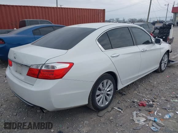 ✅ 2015 Honda Accord EX-L • VIN: 1HGCR2F89FA221712 • Lot: 43720787. Listed on IAAI with 137,968 mi. Free auction sales archive from the USA and detailed vehicle history report at DreamBid. Image 4.