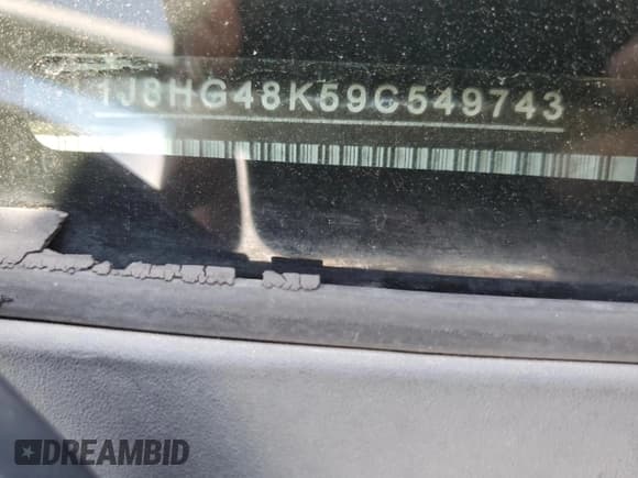 ✅ 2009 Jeep Commander Sport • VIN: 1J8HG48K59C549743 • Lot: 81011185. Wystawiony na Copart z przebiegiem 171 841 mil. Bezpłatny archiwum sprzedaży aukcyjnych z USA i szczegółowy raport historii pojazdu na DreamBid. Zdjęcie 14.