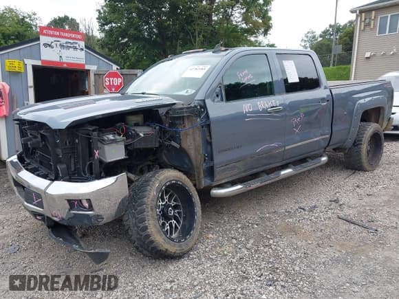 ✅ 2015 Chevrolet Silverado 2500HD LTZ • VIN: 1GC1KWE80FF620689 • Лот: 42782985. Опубликован ранее на IAAI с пробегом 197 758 миль. Бесплатный доступ к архиву аукционных продаж из США и подробный отчёт об истории автомобиля на DreamBid. Изображение 2.
