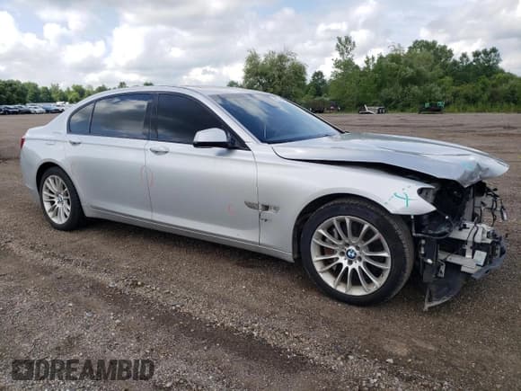 ✅ 2011 BMW 7 Series 750Li • VIN: WBAKB8C52BCY65205 • Lot: 66827495. Wystawiony na Copart z przebiegiem 96 168 mil. Bezpłatny archiwum sprzedaży aukcyjnych z USA i szczegółowy raport historii pojazdu na DreamBid. Zdjęcie 4.