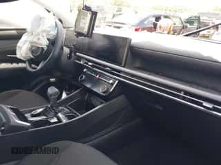 2025 Hyundai Tucson SEL with VIN 5NMJB3DE5SH544633, listed as a IAAI auction lot 42604538 with 6,140 mi miles and . Bid and sale history available at DreamBid. Image 5.