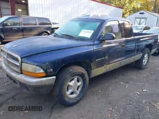 2000 Dodge Dakota Sport z VIN 1B7GL22N6YS729162, wystawiony jako IAAI lot #43499520 z przebiegiem 170 552 mil mil oraz . Historia ofert i sprzedaży dostępna na DreamBid. Obrazek 2.