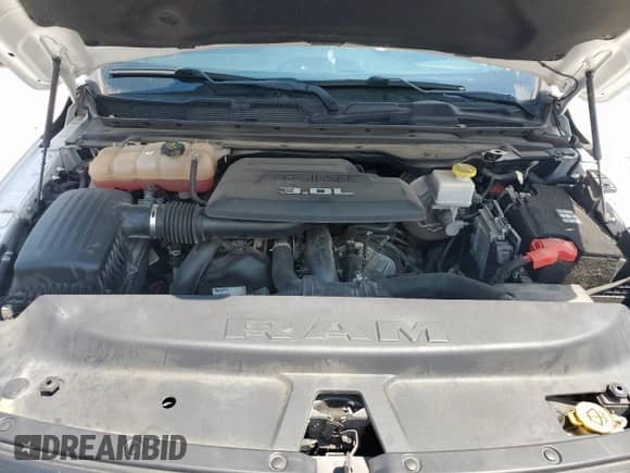 2020 Ram 1500 Rebel z VIN 1C6SRFLM5LN364977, wystawiony jako Copart lot #70115965 z przebiegiem 96 631 mil mil oraz Szkoda całkowita • Salvage title. Historia ofert i sprzedaży dostępna na DreamBid. Obrazek 11.