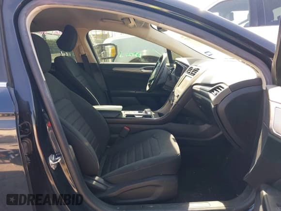 ✅ 2020 Ford Fusion SE • VIN: 3FA6P0HD5LR233685 • Lot: 43414117. Listed on IAAI with 80,295 mi. Free auction sales archive from the USA and detailed vehicle history report at DreamBid. Image 5.