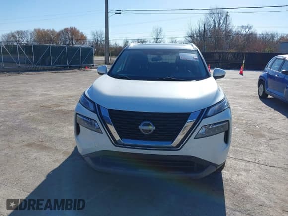 ✅ 2022 Nissan Rogue SV • VIN: 5N1BT3BBXNC701582 • Lot: 43498982. Wystawiony na IAAI z przebiegiem 70 829 mil. Bezpłatny archiwum sprzedaży aukcyjnych z USA i szczegółowy raport historii pojazdu na DreamBid. Zdjęcie 12.