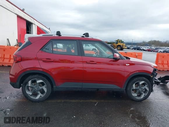 ✅ 2024 Hyundai Venue SEL • VIN: KMHRC8A3XRU303293 • Lot: 41188228. Listed on IAAI with 15,078 mi. Free auction sales archive from the USA and detailed vehicle history report at DreamBid. Image 14.
