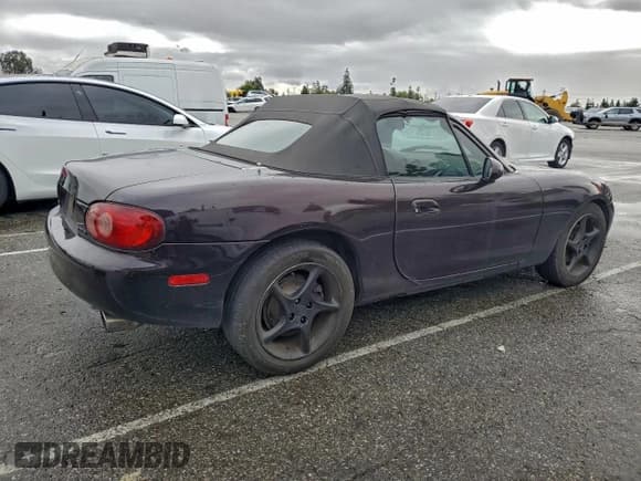 ✅ 2004 Mazda MX-5 Miata LS • VIN: JM1NB353X40406510 • Лот: 94156475. Опубликован ранее на Copart с пробегом 113 958 миль. Бесплатный доступ к архиву аукционных продаж из США и подробный отчёт об истории автомобиля на DreamBid. Изображение 3.