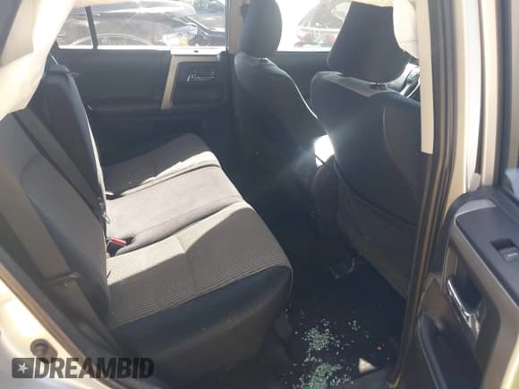 ✅ 2015 Toyota 4Runner Limited • VIN: JTEBU5JR7F5207564 • Lot: 43084754. Listed on IAAI with 245,437 mi. Free auction sales archive from the USA and detailed vehicle history report at DreamBid. Image 8.